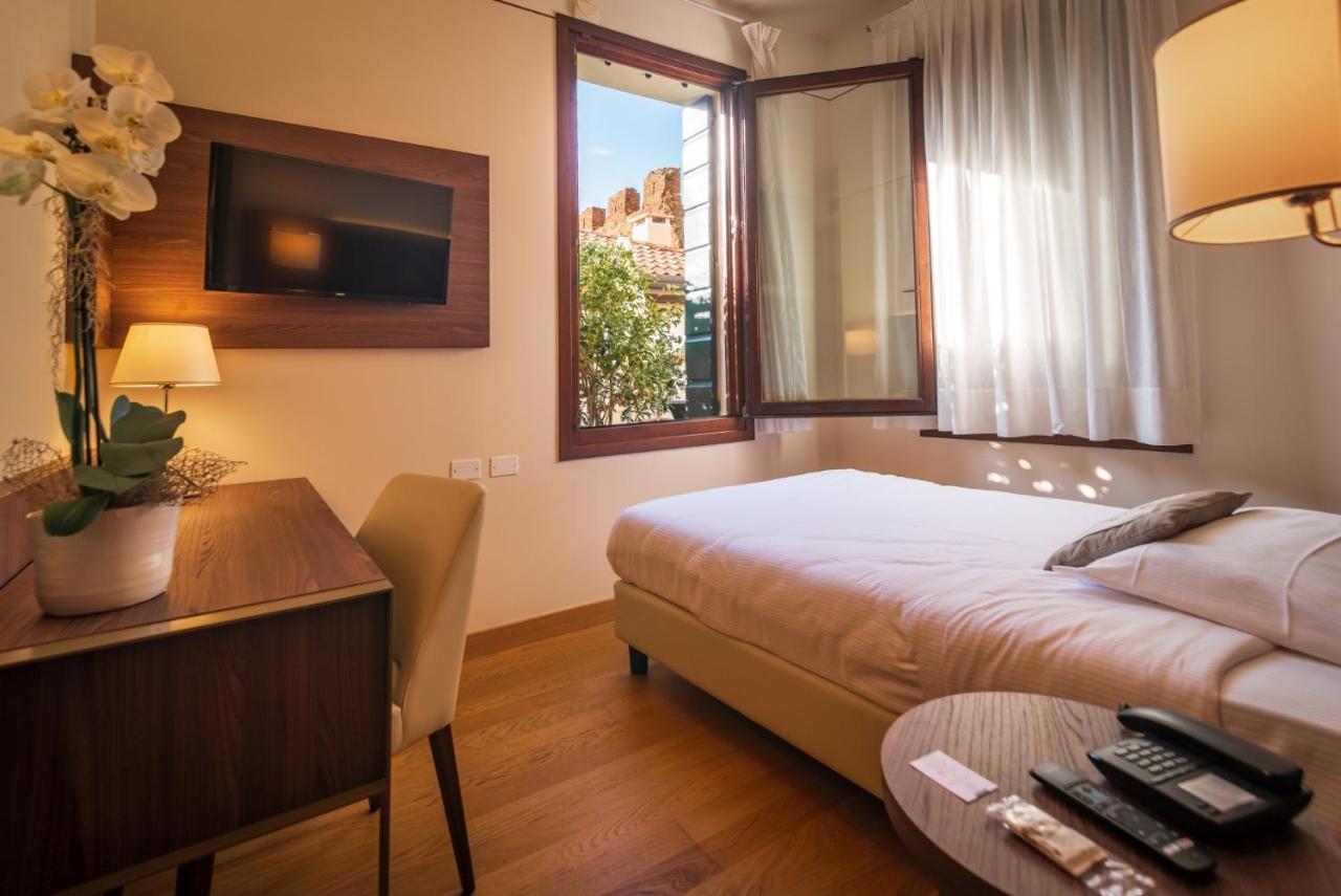 Hotel Alla Torre Castelfranco Veneto Exterior photo