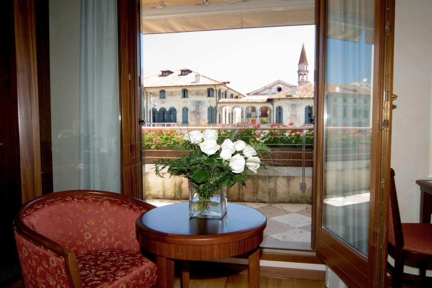 Hotel Alla Torre Castelfranco Veneto Exterior photo